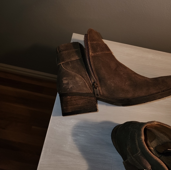 Booties - Picture 3 of 4